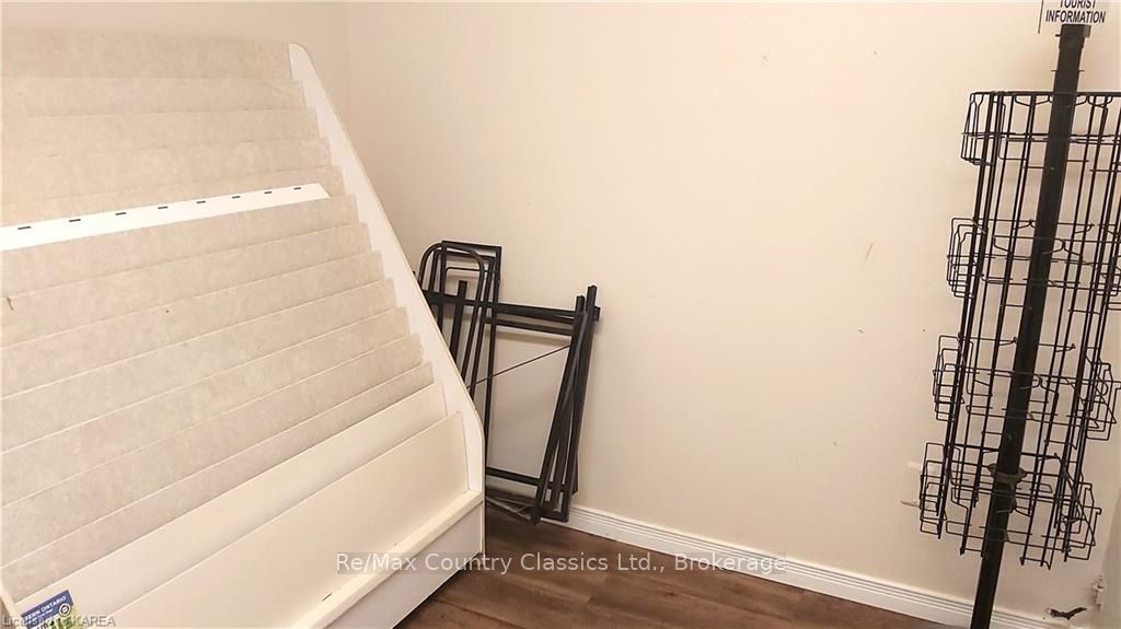 12245 Highway 41 Property Photo 3