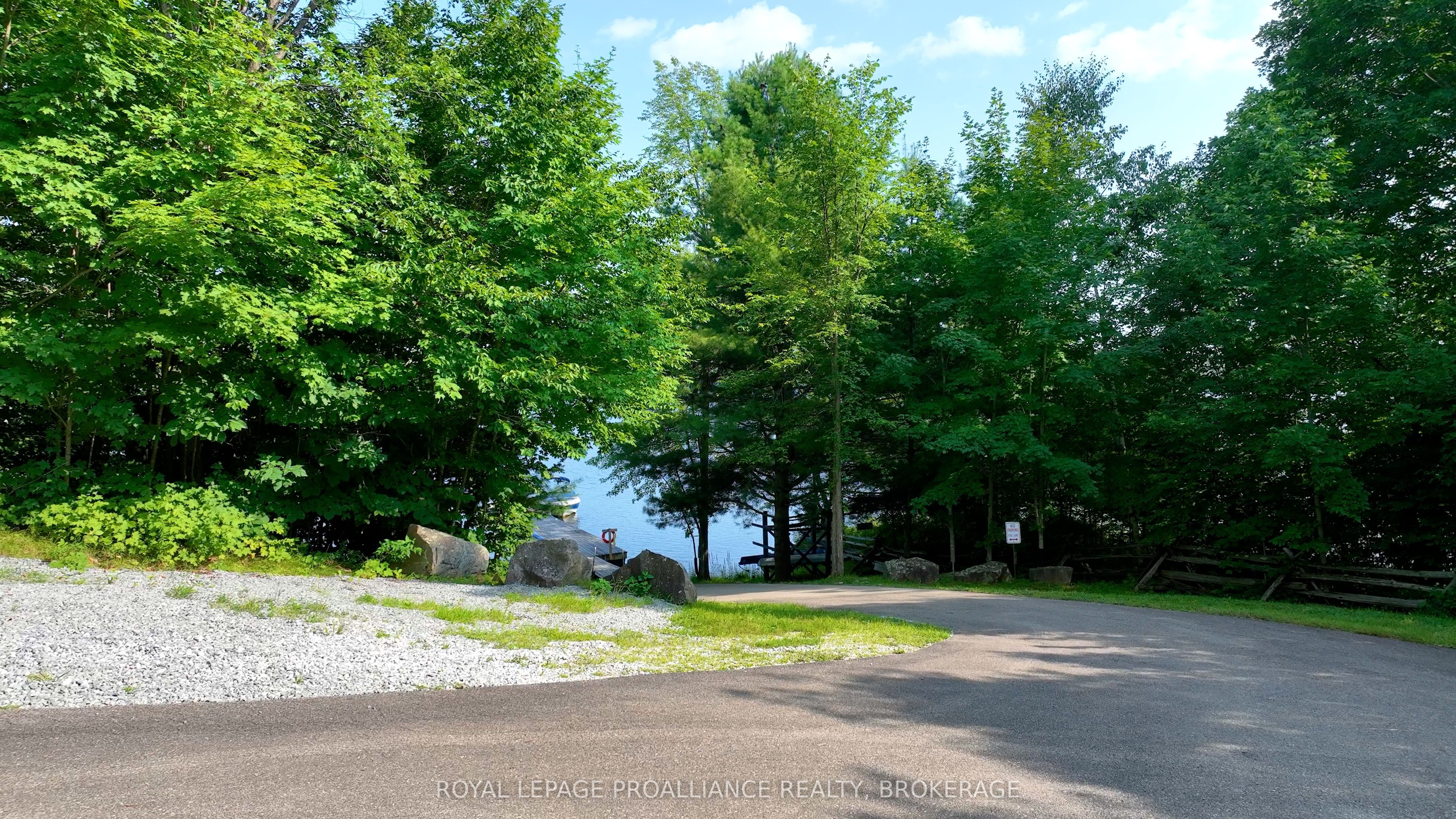 572 Oak Bluffs Road Property Photo 6