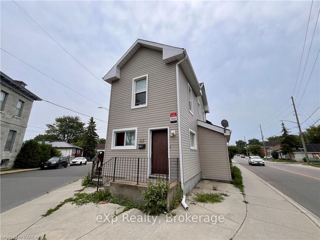 307 DIVISION St