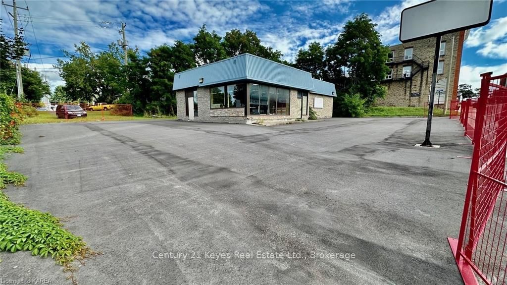 50 King St Property Photo