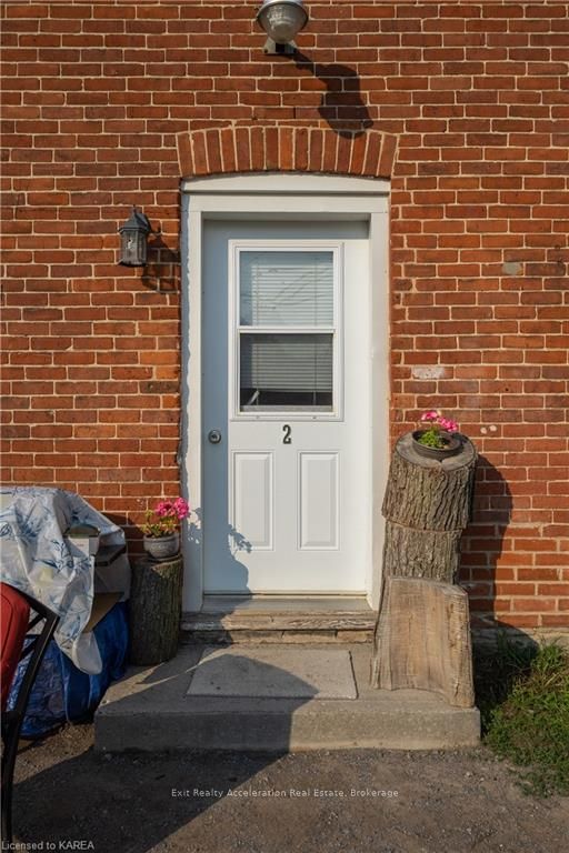 329 Edmon St Property Photo 4