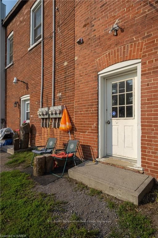 329 Edmon St Property Photo 5
