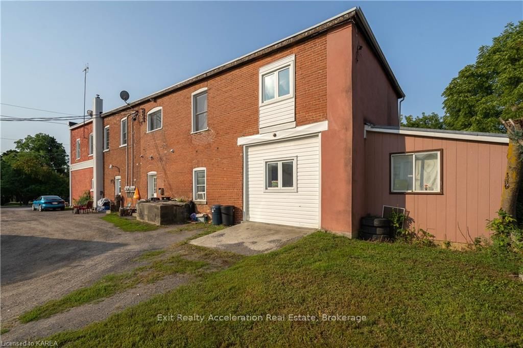 329 Edmon St Property Photo 6
