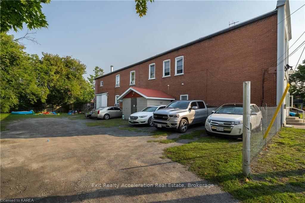 329 Edmon St Property Photo 7