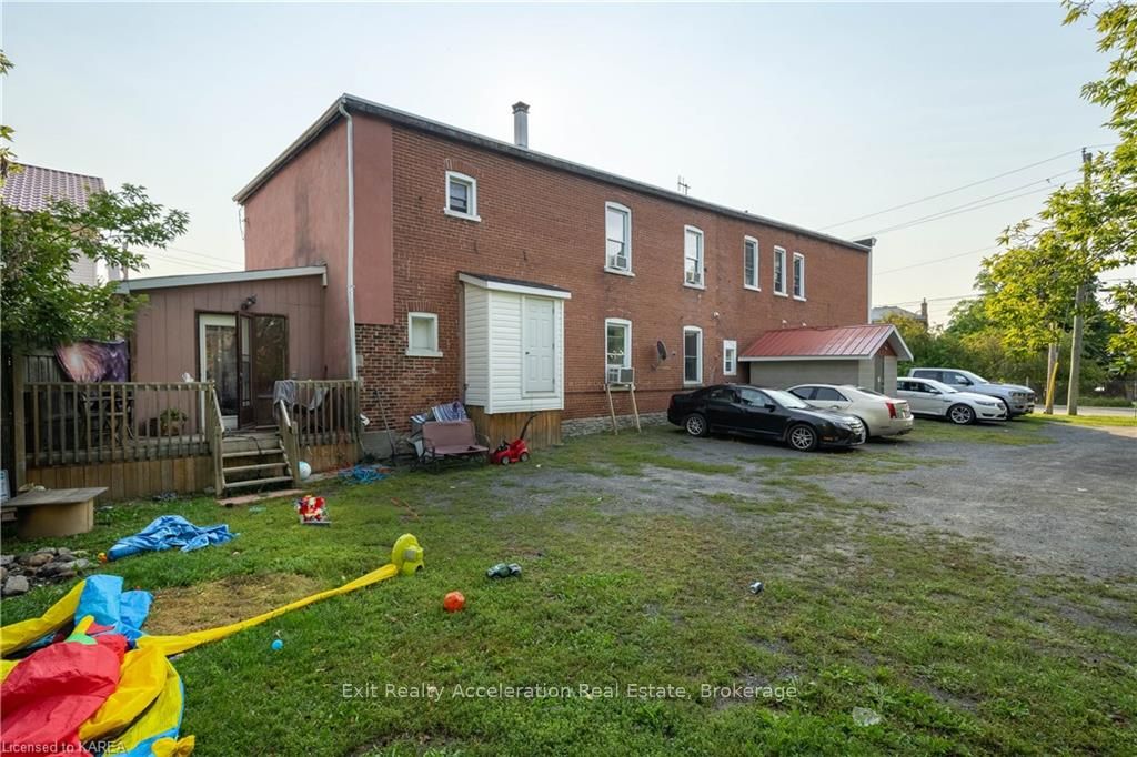 329 Edmon St Property Photo 8