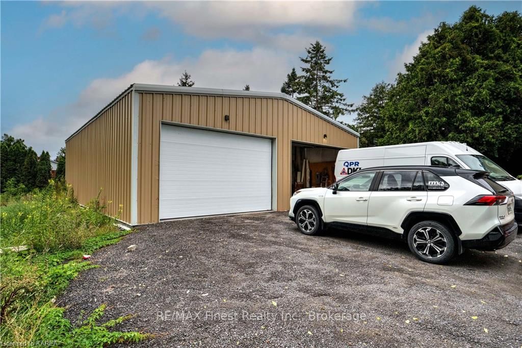 542 Old Highway 2 Property Photo 2