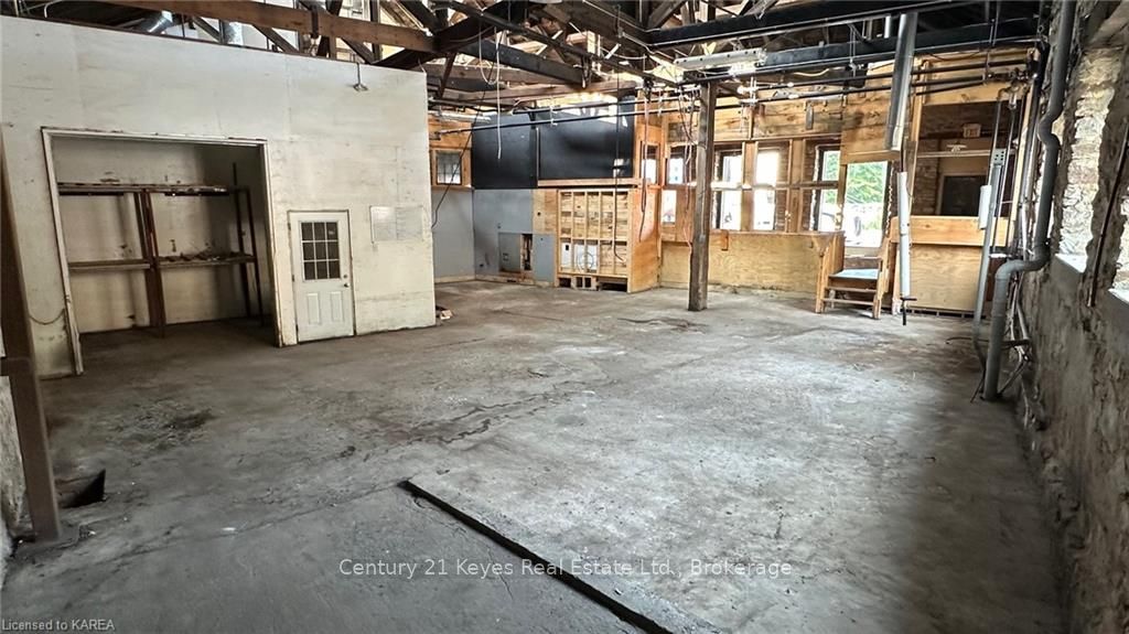 9 King St Property Photo 17