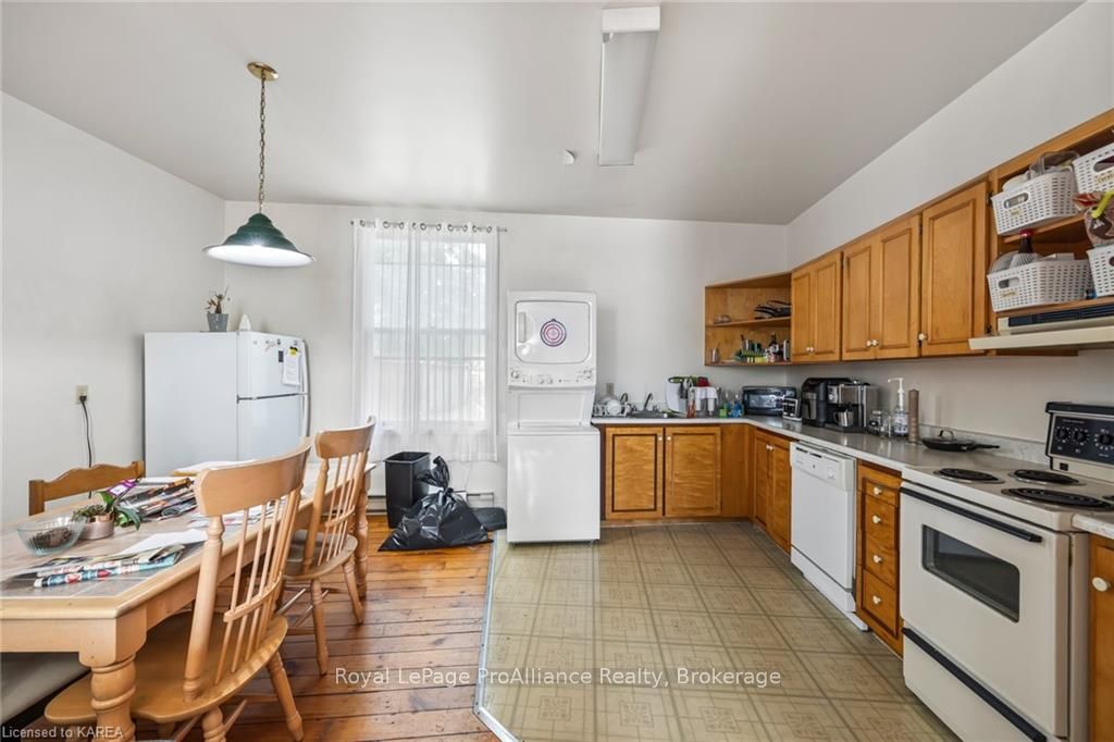 121 William St Property Photo 20