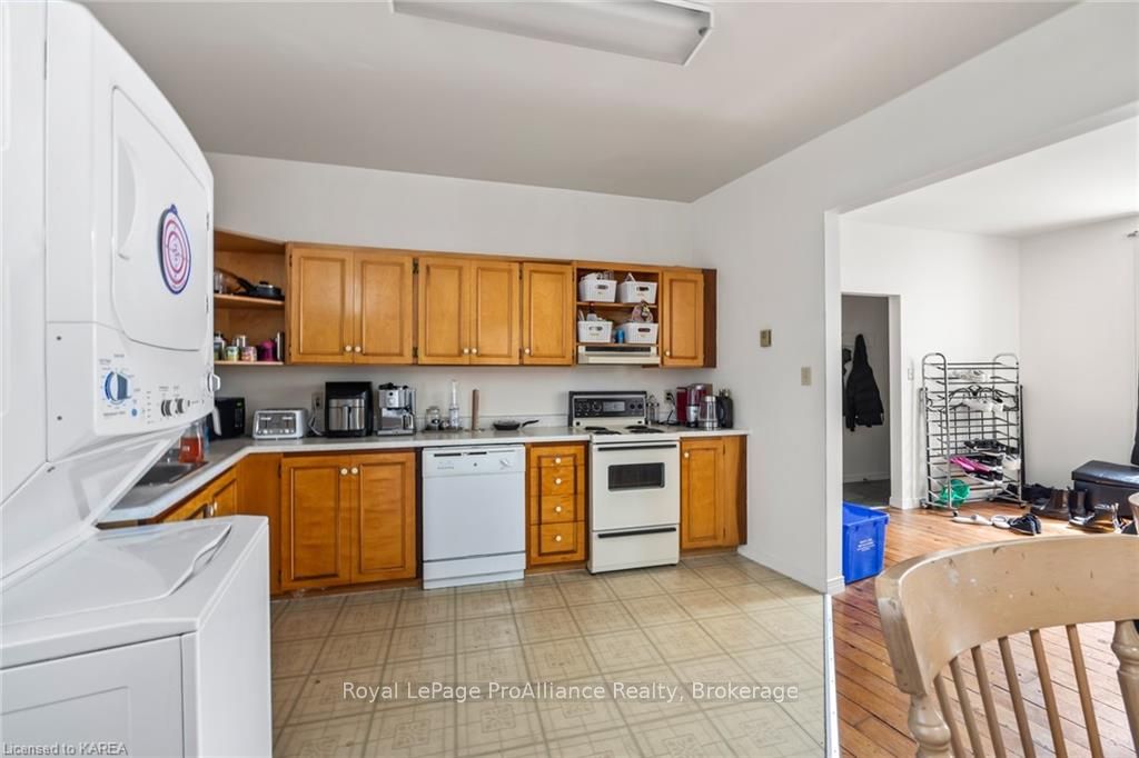 121 William St Property Photo 21