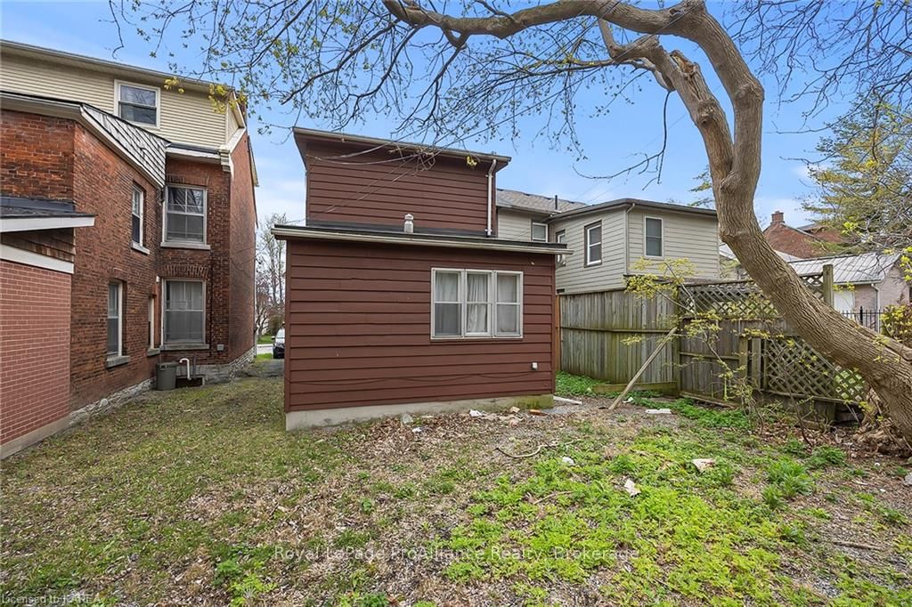 121 William St Property Photo 37