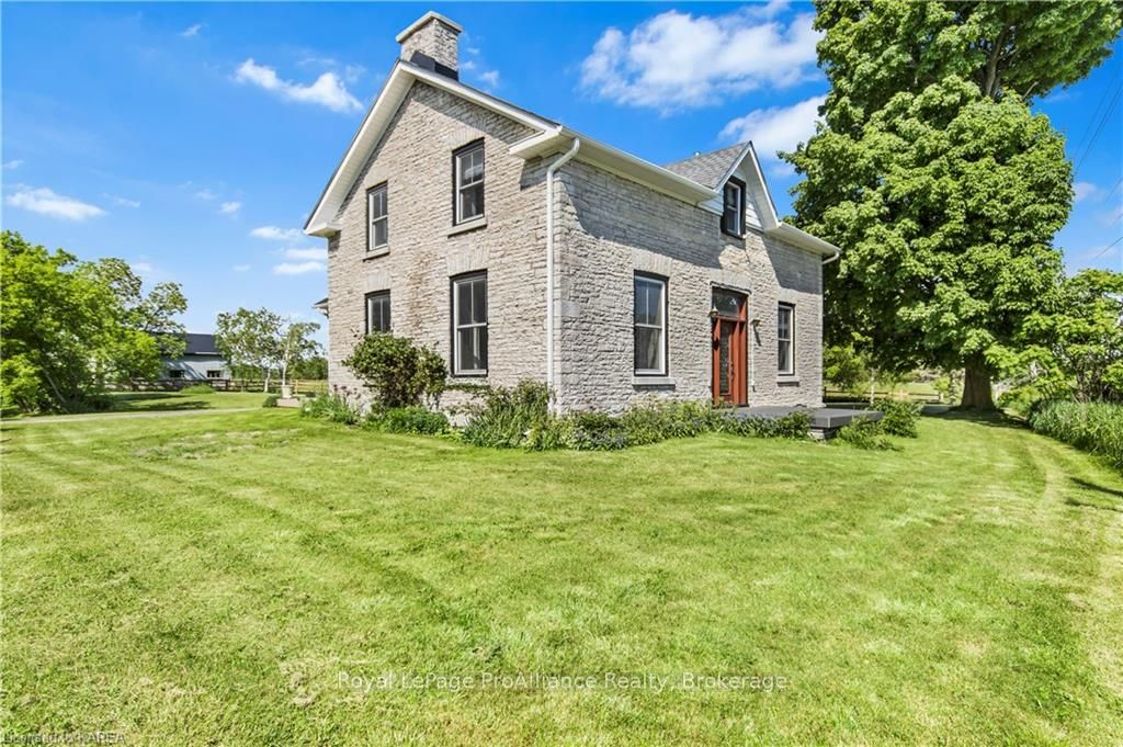 2478 Middle Rd Property Photo