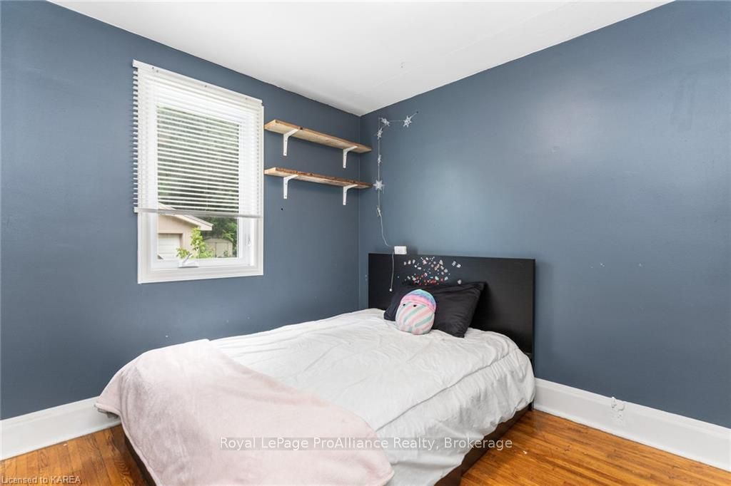 205 Adelaide St Property Photo 4