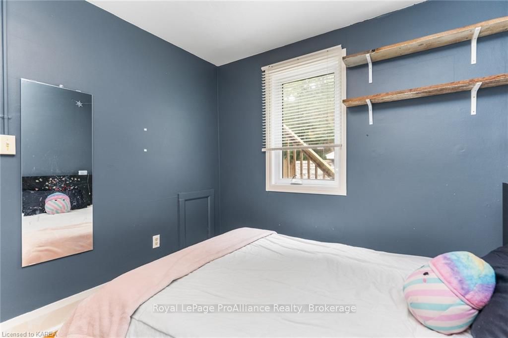 205 Adelaide St Property Photo 5