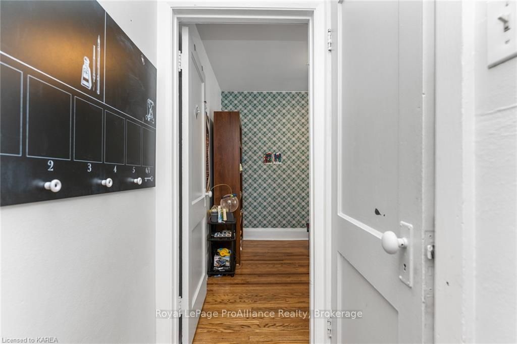 205 Adelaide St Property Photo 6