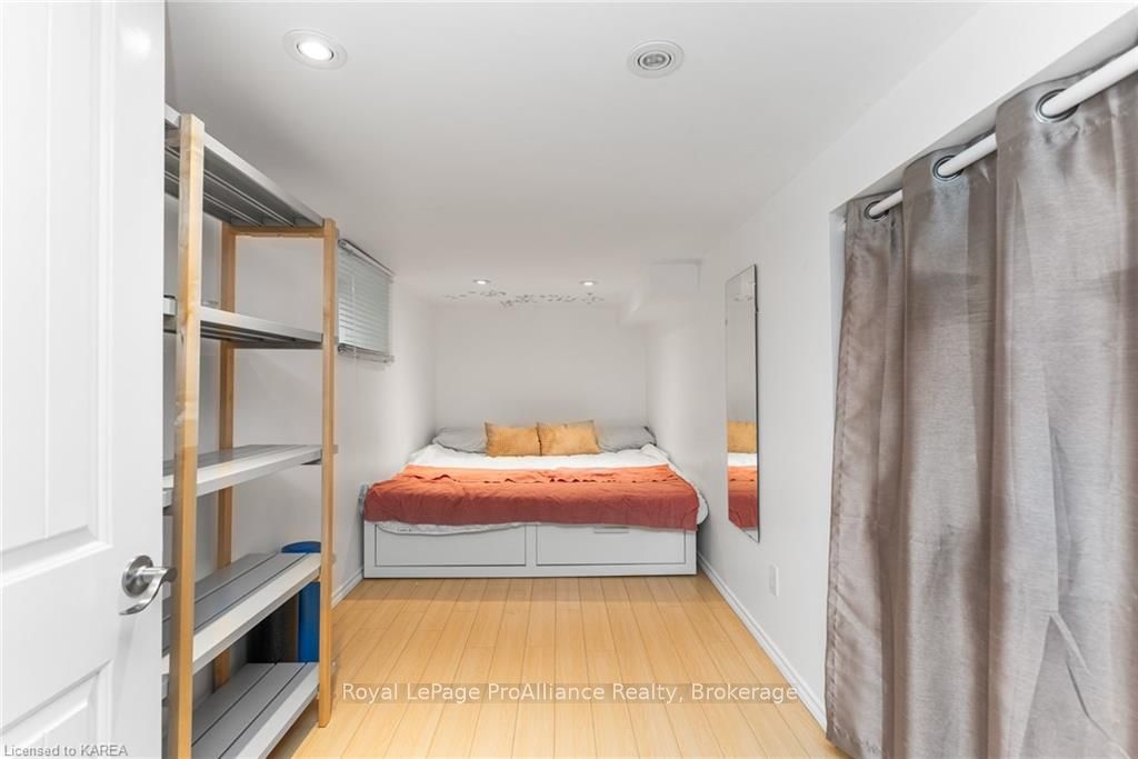 205 Adelaide St Property Photo 20