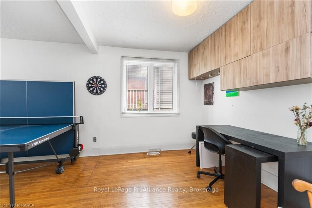 205 Adelaide St Property Photo 39