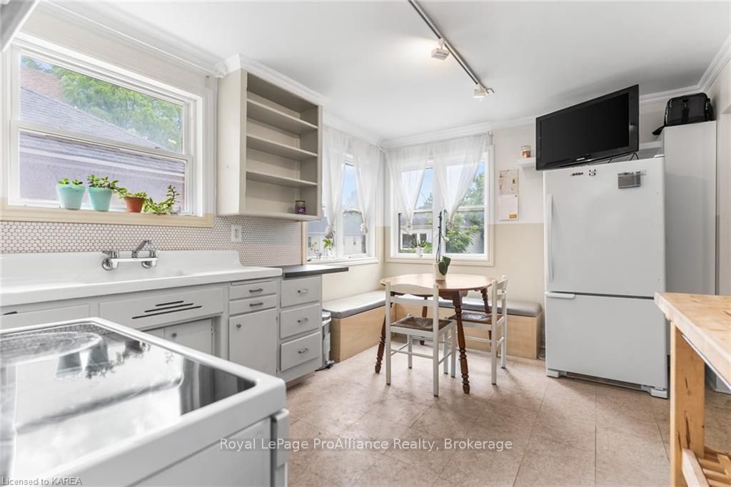 205 Adelaide St Property Photo 40