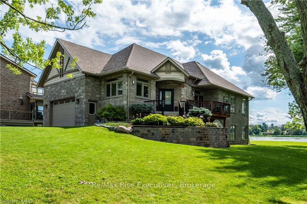 474 Dundas St Property Photo