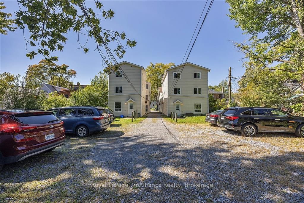 205 Alfred St Property Photo 3