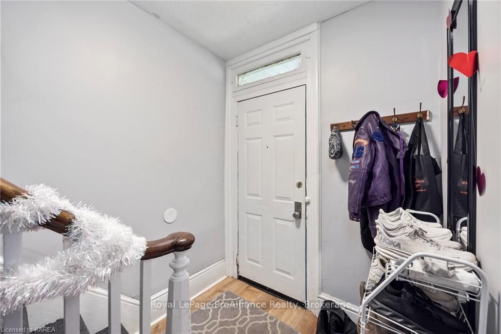 205 Alfred St Property Photo 5