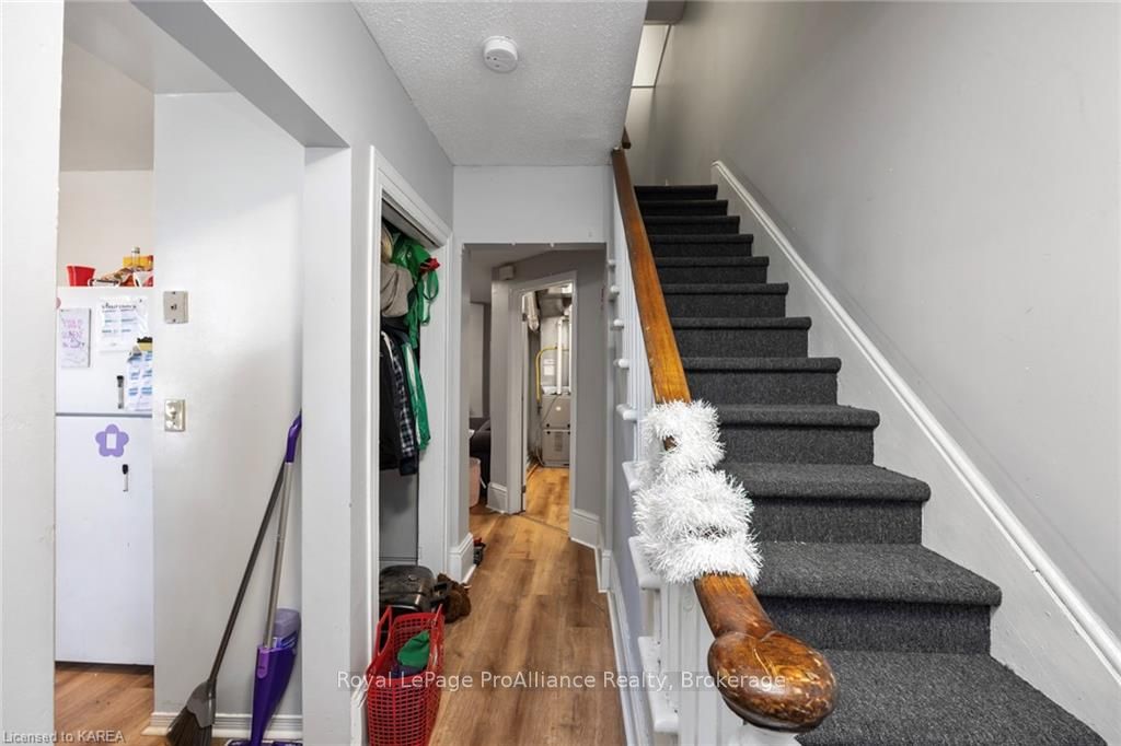 205 Alfred St Property Photo 6