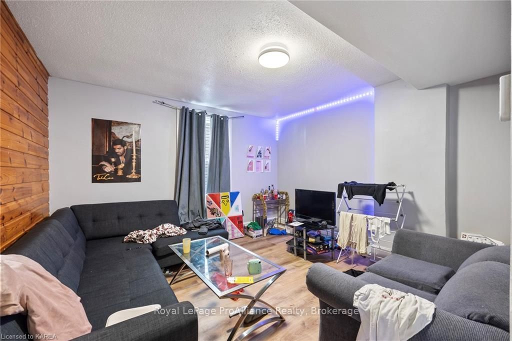 205 Alfred St Property Photo 7
