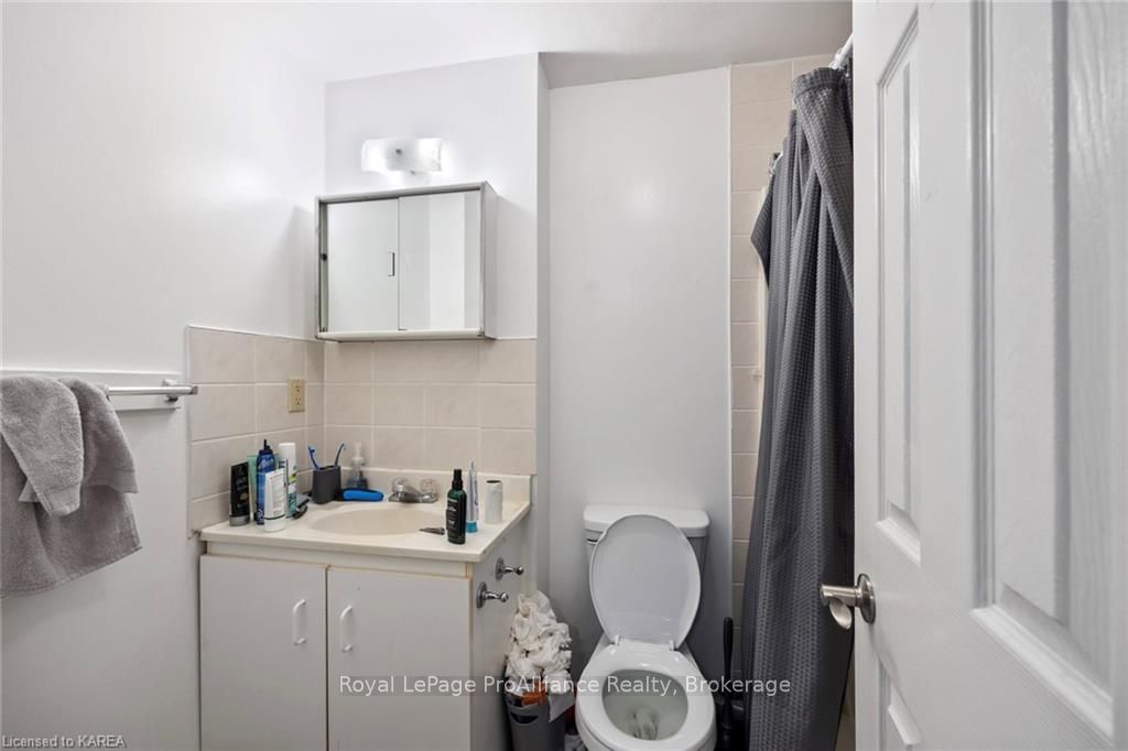205 Alfred St Property Photo 28