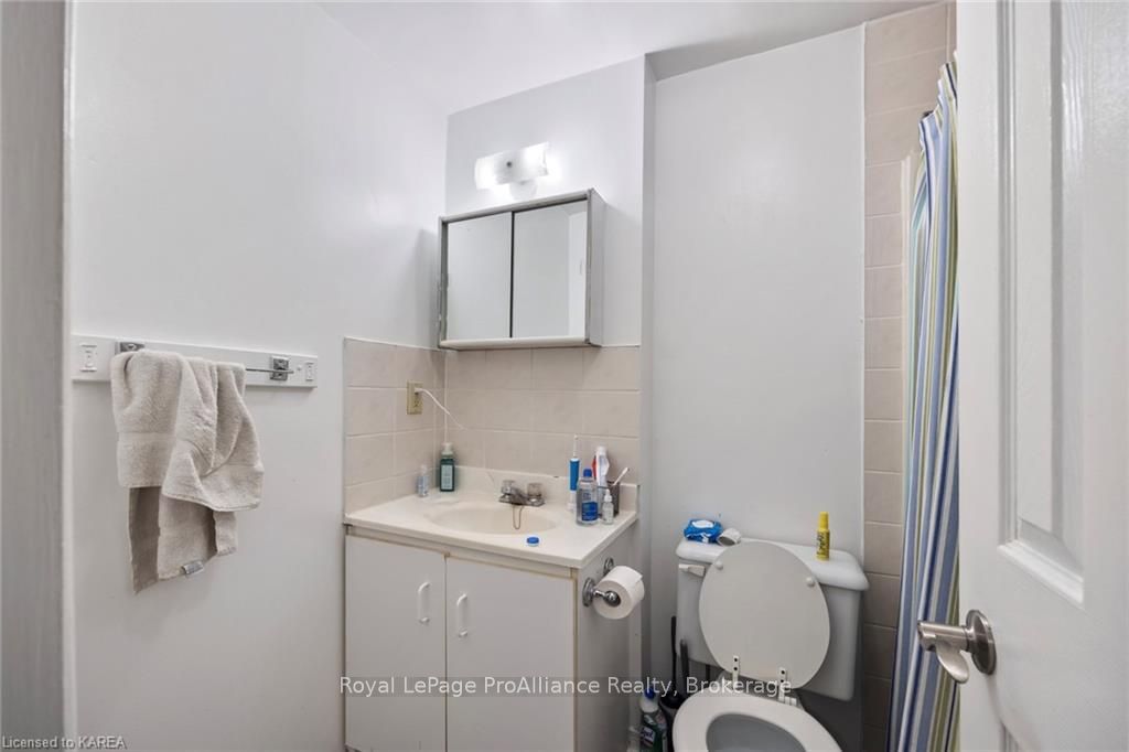 205 Alfred St Property Photo 33