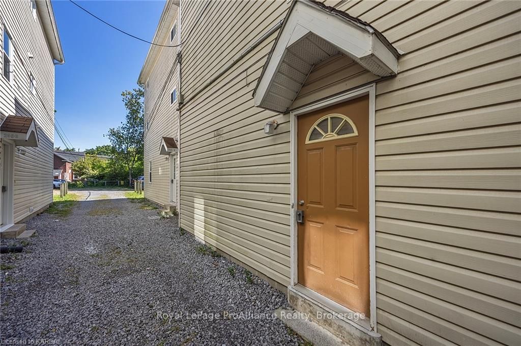 205 Alfred St Property Photo 38