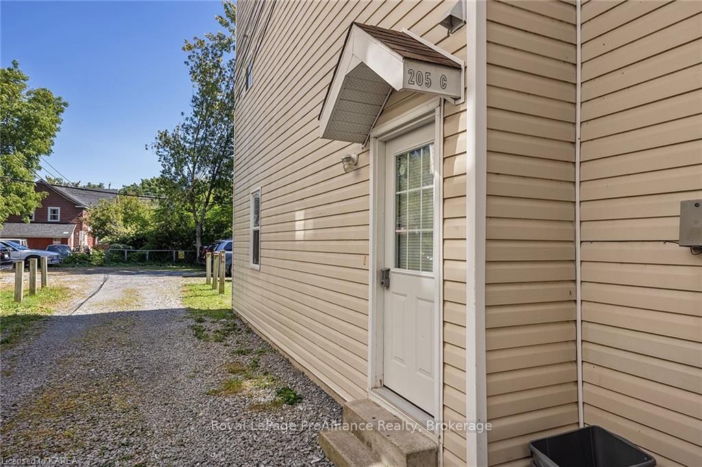 205 Alfred St Property Photo 39