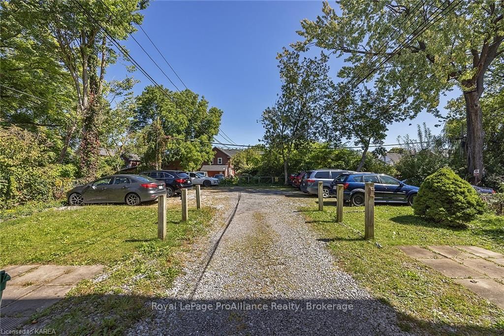 205 Alfred St Property Photo 40