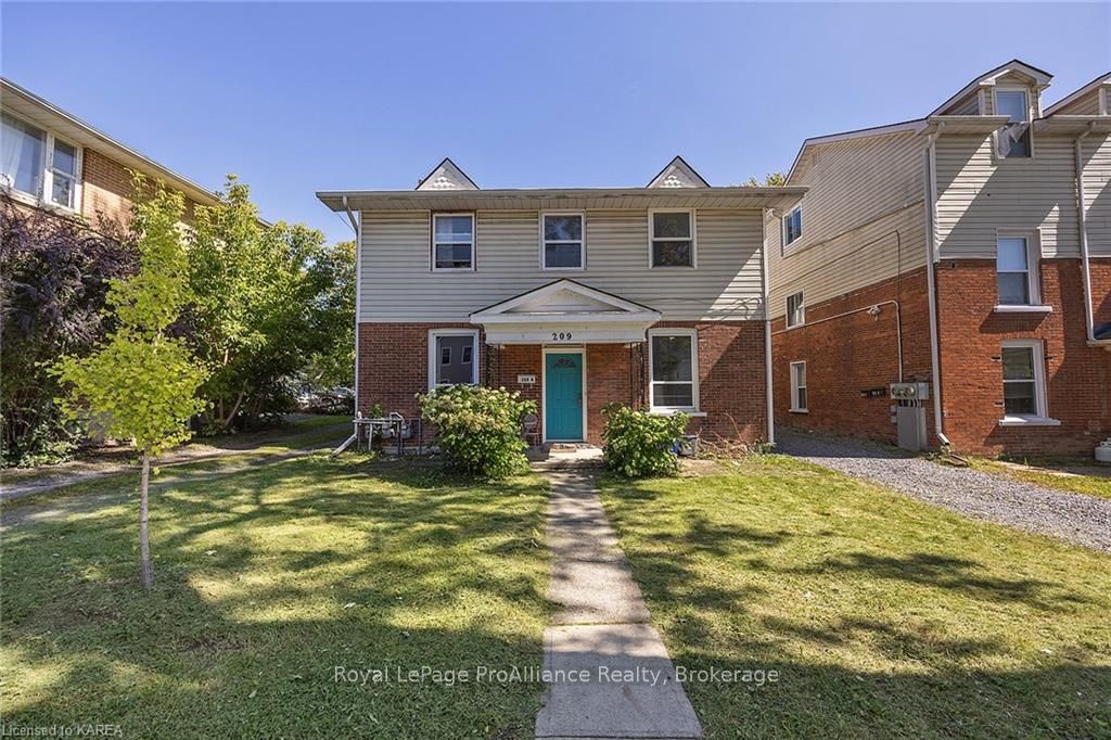 209 ALFRED St Property Photo 1