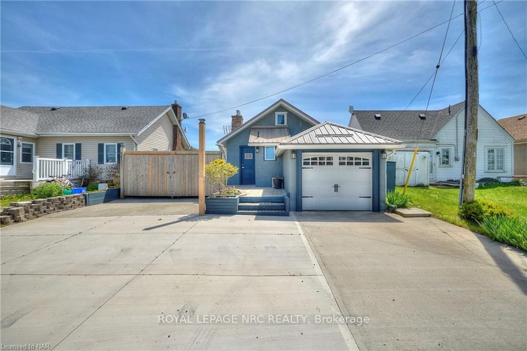 11851 Lakeshore Road Property Photo 1