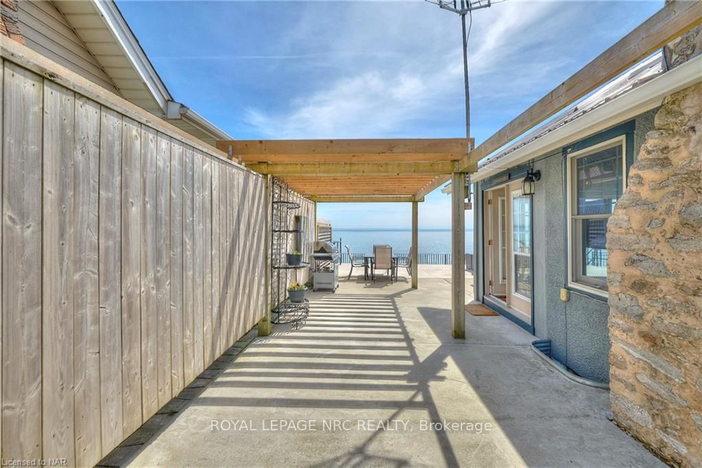 11851 Lakeshore Road Property Photo 3