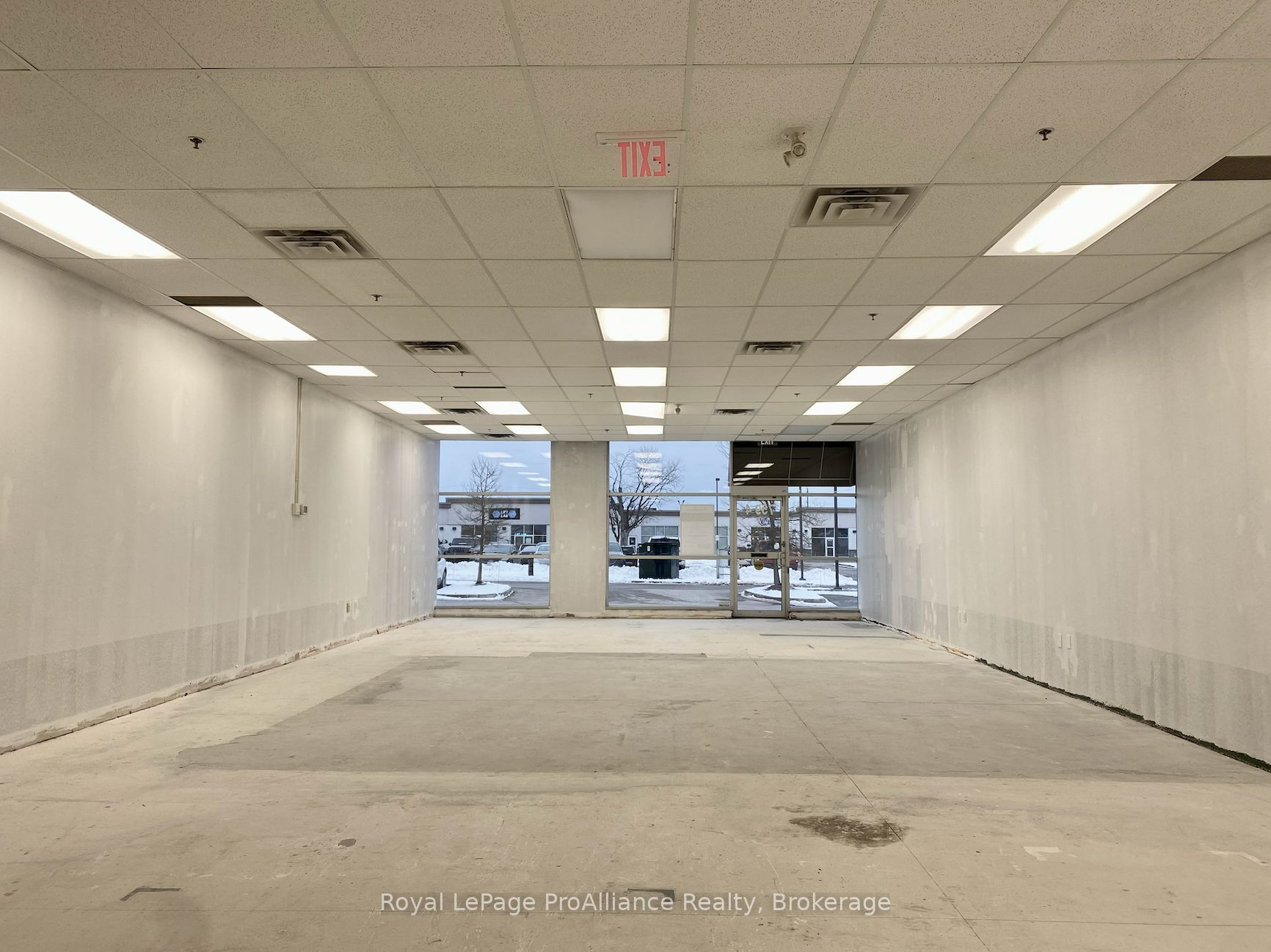 #4 - 759 Gardiners Road Property Photo 2
