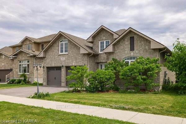 868 Roshan Dr Property Photo 1