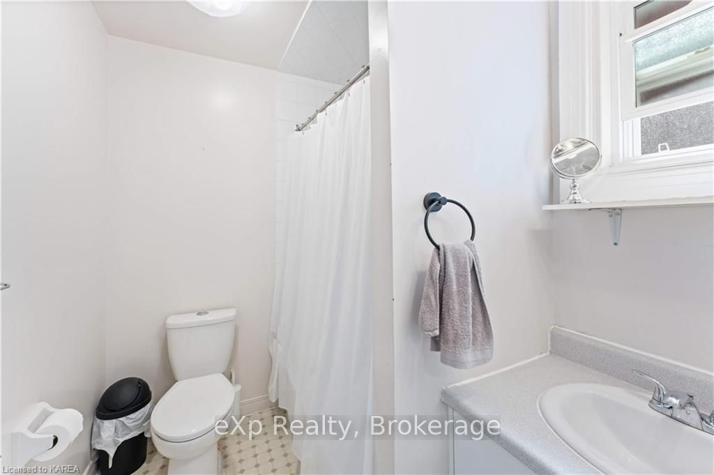 187 Alfred St Property Photo 9