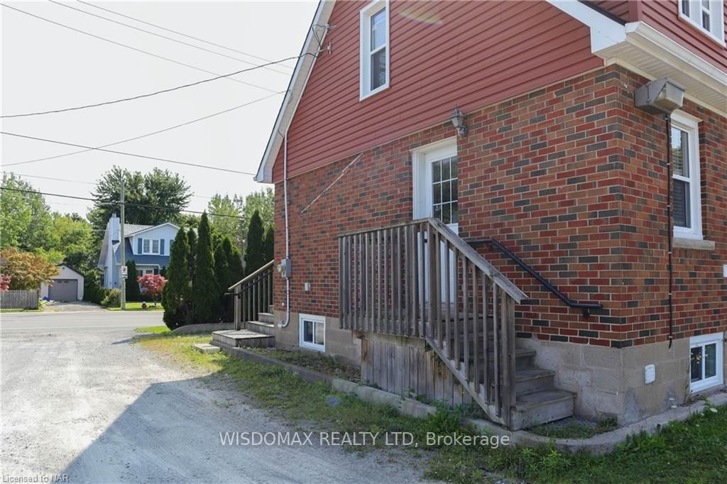 8278 Thorold Stone Rd Property Photo 15