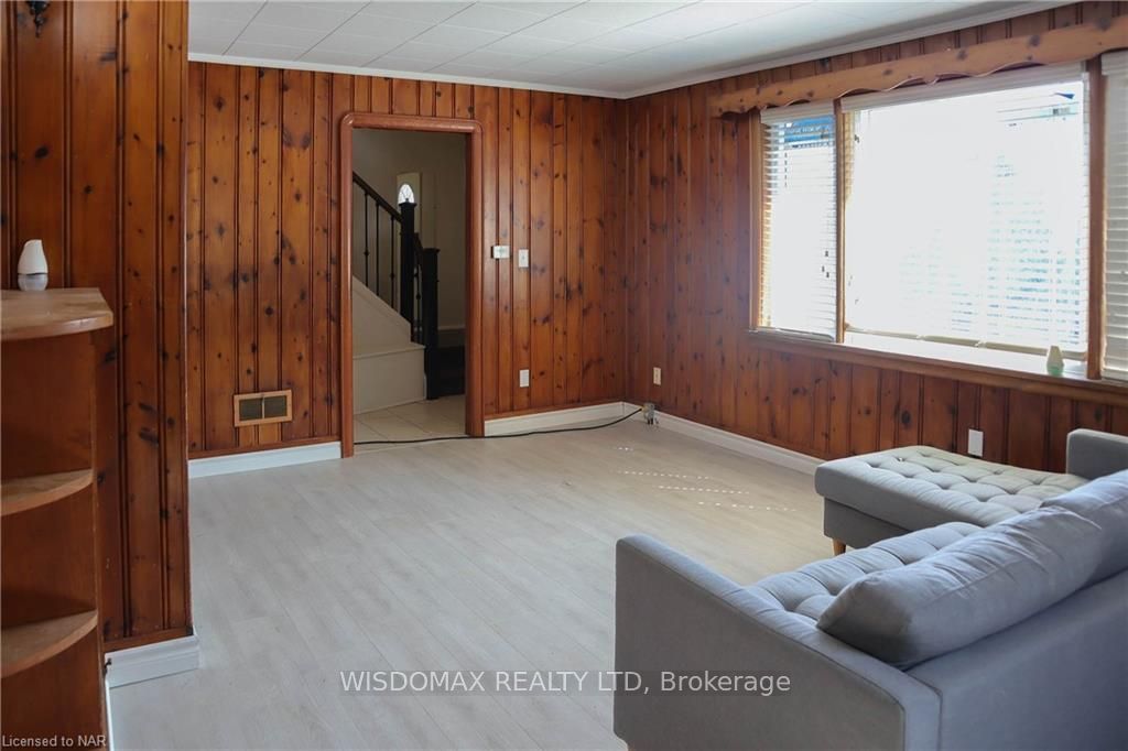 8278 Thorold Stone Rd Property Photo 16