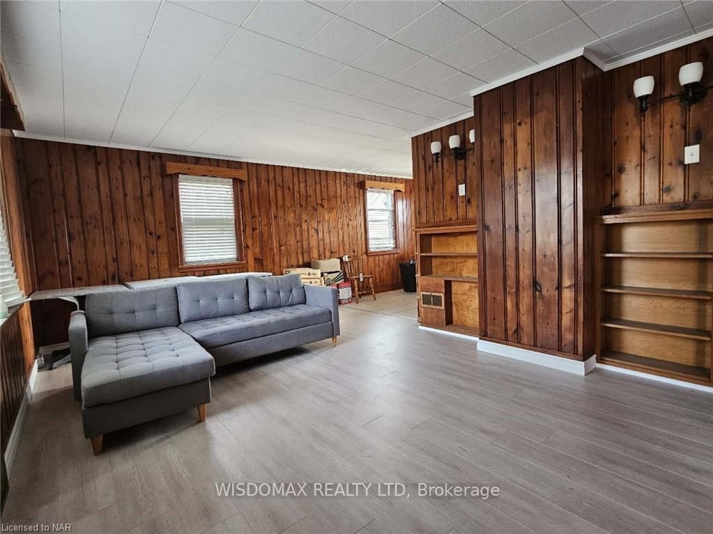 8278 Thorold Stone Rd Property Photo 17