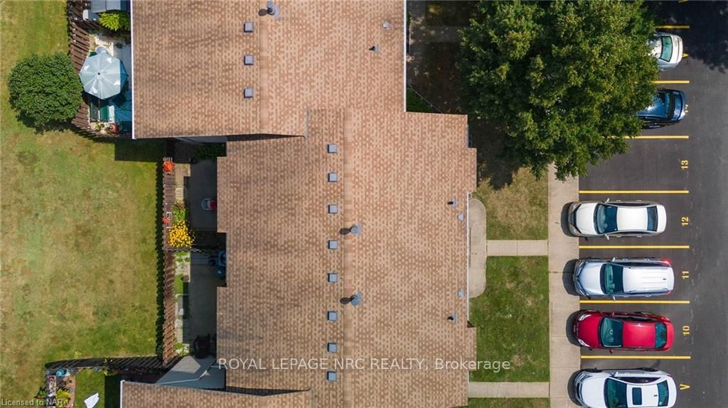 #12 - 50 Lakeshore Road Property Photo 8