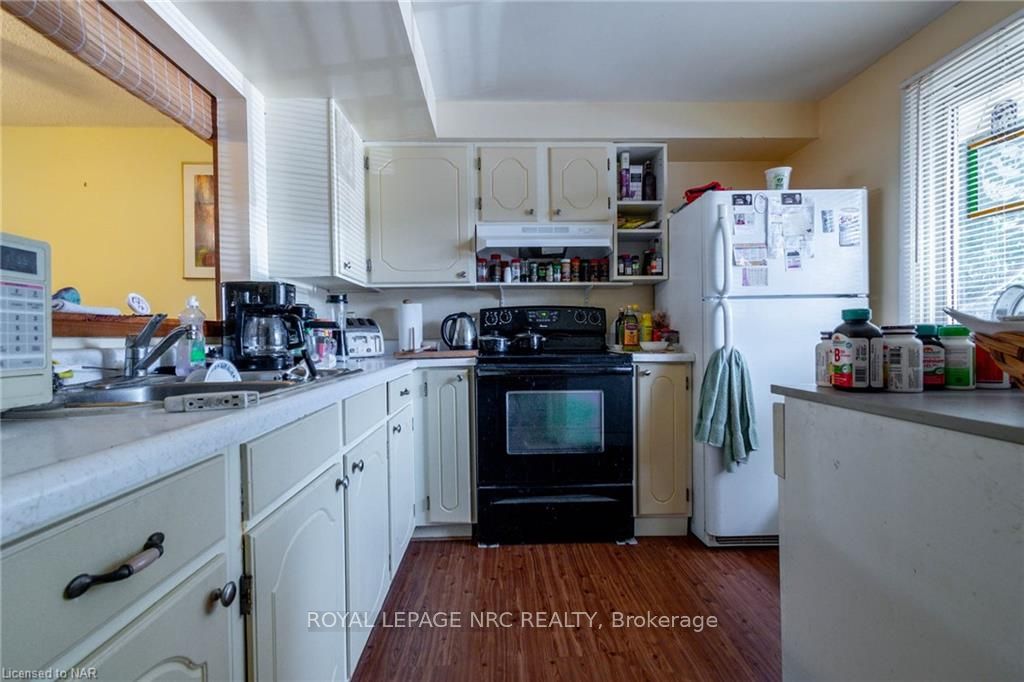 #12 - 50 Lakeshore Road Property Photo 14