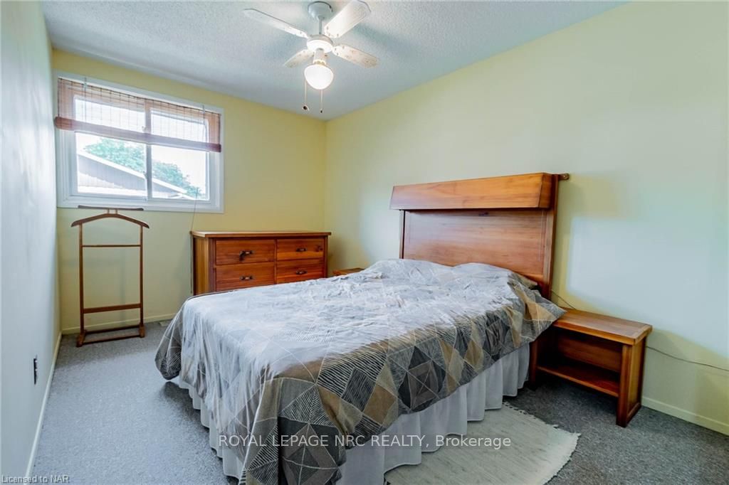 #12 - 50 Lakeshore Road Property Photo 16