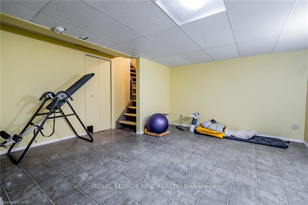 #12 - 50 Lakeshore Road Property Photo 23