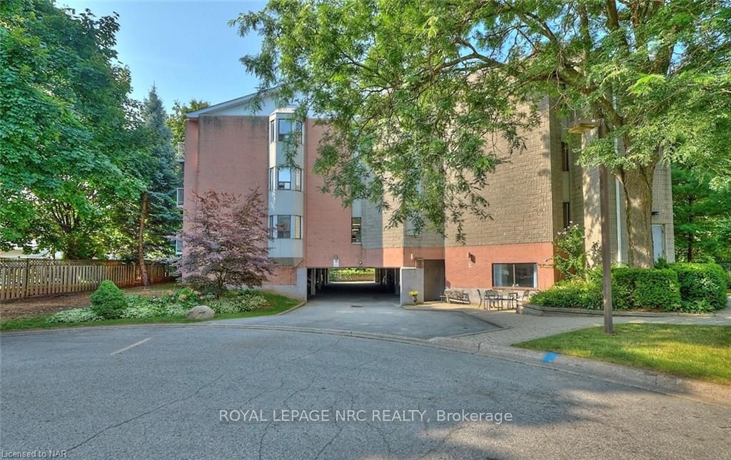 #201 - 5 Niagara Street Property Photo 1