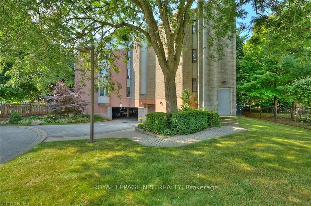#201 - 5 Niagara Street Property Photo 2