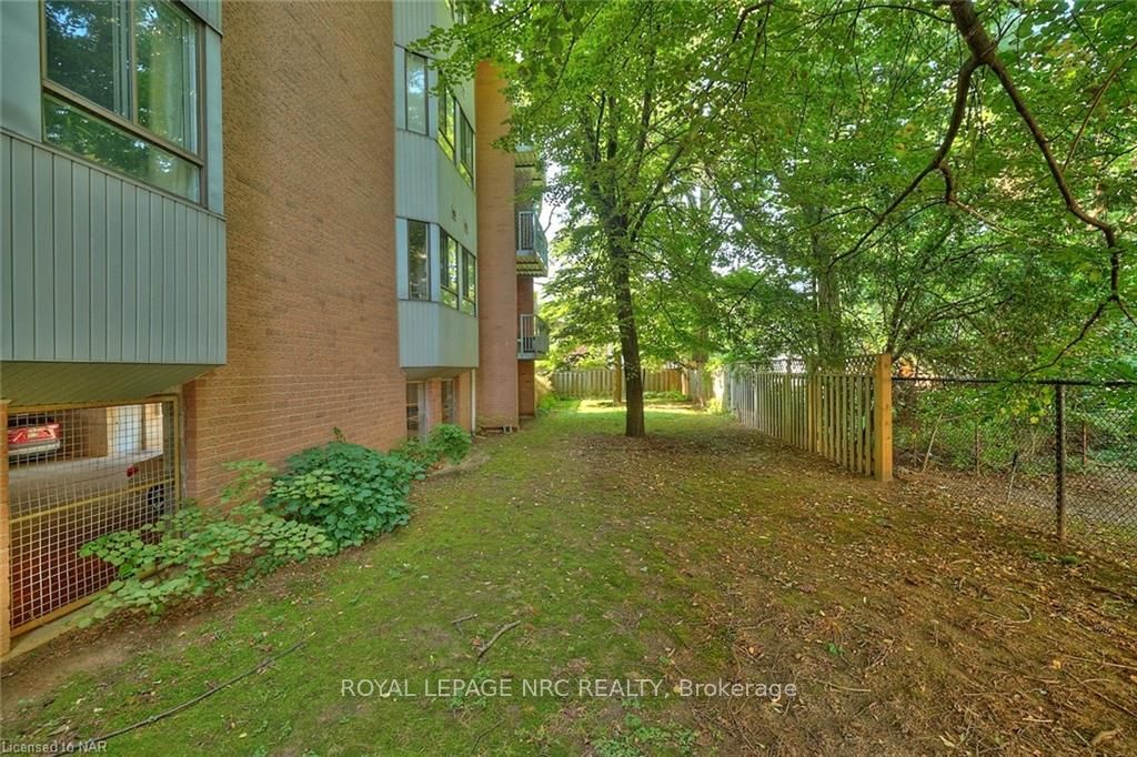 #201 - 5 Niagara Street Property Photo 4