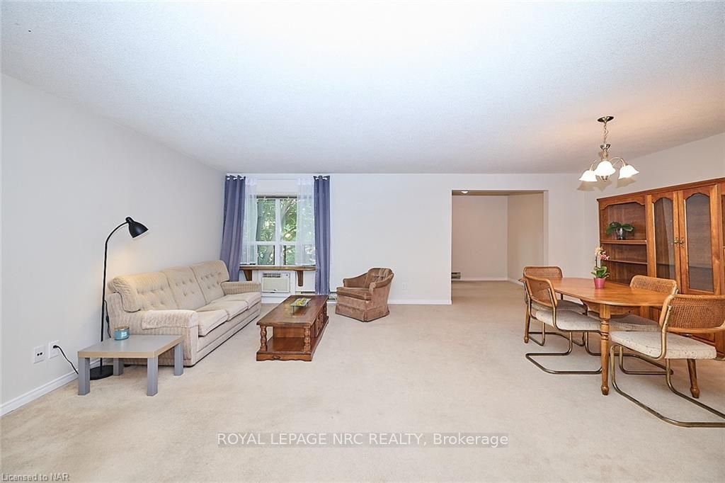 #201 - 5 Niagara Street Property Photo 5
