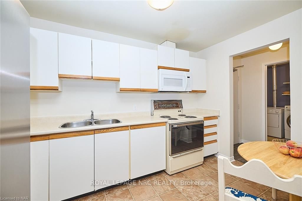 #201 - 5 Niagara Street Property Photo 9