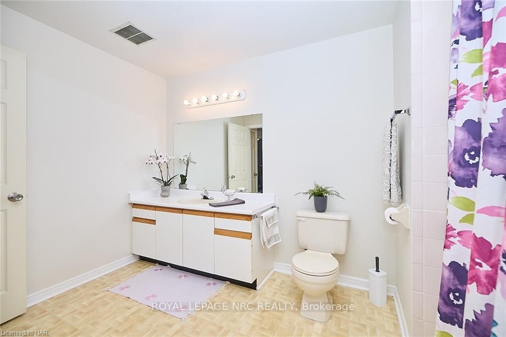 #201 - 5 Niagara Street Property Photo 14